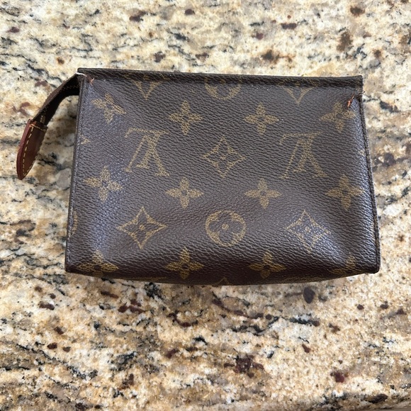 Louis Vuitton Handbags - Louis Vuitton Toiletry Cosmetic Bag